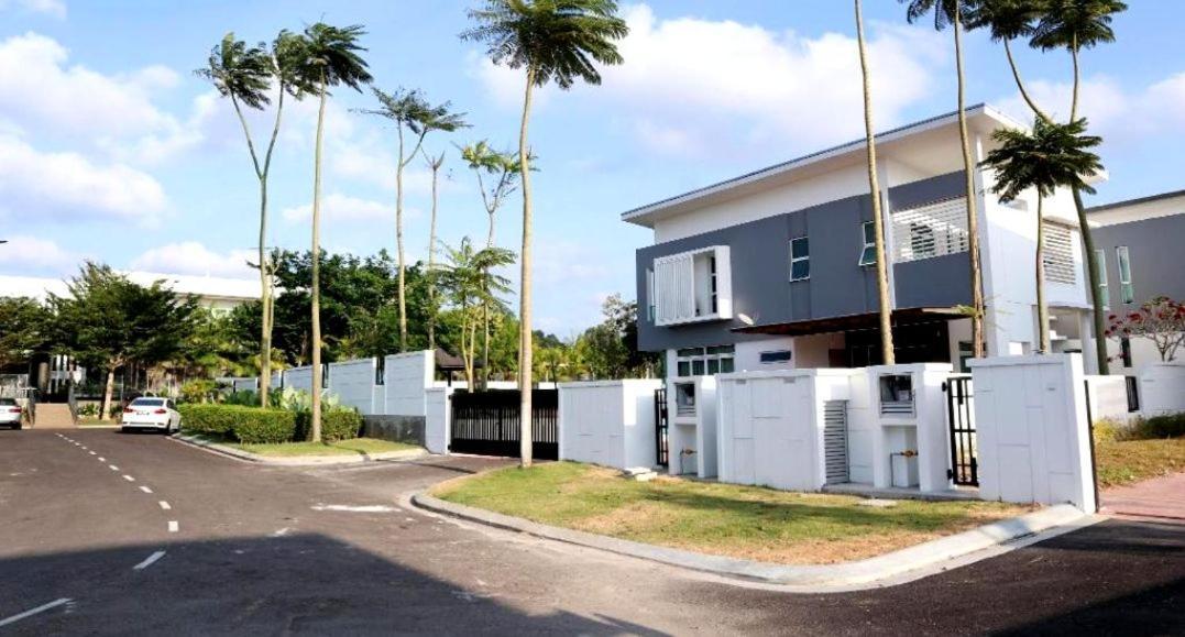 Johor Desaru Beach Bungalow Villas Kangkar Chemaran Экстерьер фото
